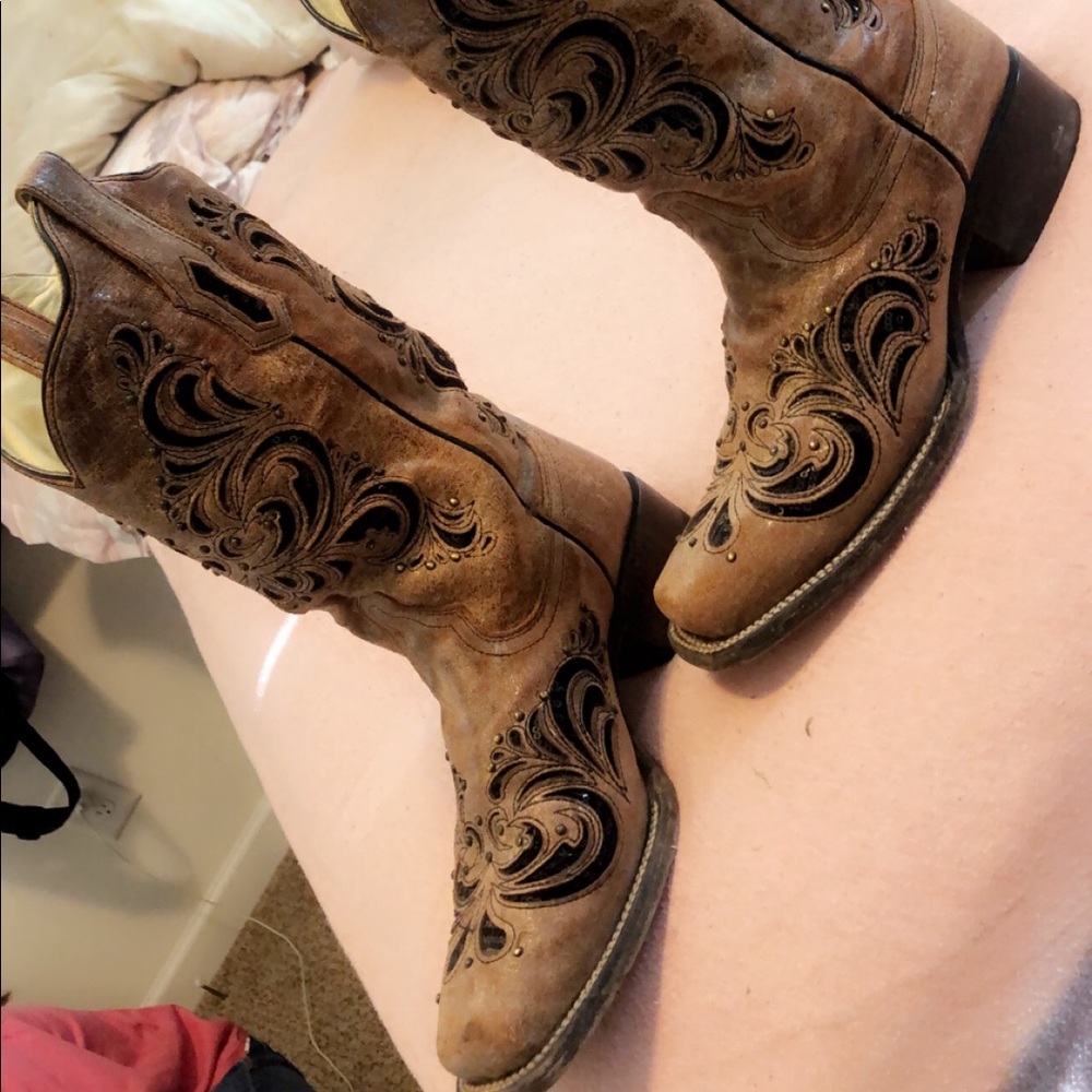 Corral boots